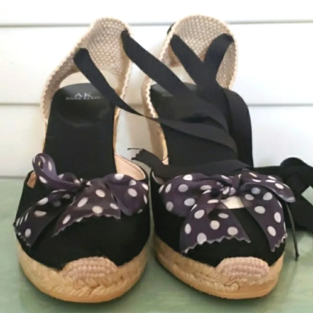 Anne Klein Aubrey Wedge Espadrilles NWT Size 9